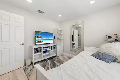 1264 Pine Sage Circle, West Palm Beach, FL 33409 - Photo 15