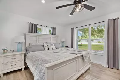 301 20th Avenue SW, Vero Beach, FL 32962 - Photo 11