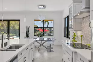 8256 Bradford Way, Parkland, FL 33076 - Photo 15