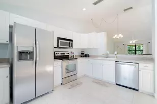13095 Belhaven Ct, Wellington, FL 33414 - Photo 7
