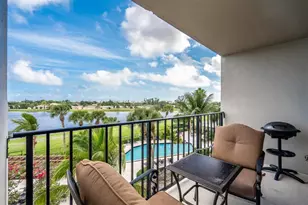 1830 Embassy Dr, West Palm Beach, FL 33401 - Photo 11