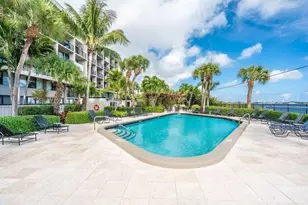 1830 Embassy Dr, West Palm Beach, FL 33401 - Photo 15