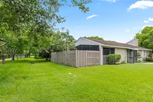 570 Woodgate Cir, Sunrise, FL 33326 - Photo 33
