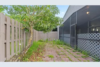 570 Woodgate Circle #A, Sunrise, FL 33326 - Photo 15