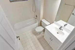 570 Woodgate Cir, Sunrise, FL 33326 - Photo 23