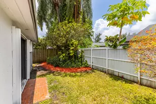 8210 SW 41st St, Davie, FL 33328 - Photo 19