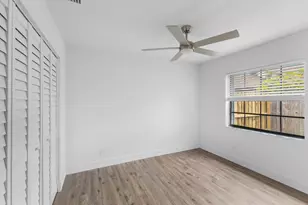 8210 SW 41st St, Davie, FL 33328 - Photo 13