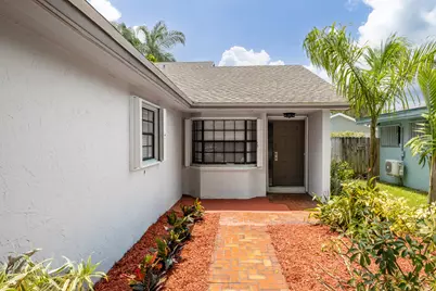 8210 SW 41st Street, Davie, FL 33328 - Photo 9