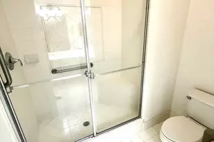 3600 Oaks Clubhouse Dr, Pompano Beach, FL 33069 - Photo 9