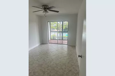 2100 Springdale Boulevard #303, Palm Springs, FL 33461 - Photo 9