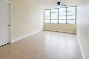 1401 NE Miami Gardens Dr, Miami, FL 33179 - Photo 3