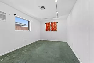 2140 NE 206th St, Miami, FL 33179 - Photo 21