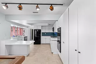 2140 NE 206th St, Miami, FL 33179 - Photo 11