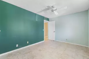 322 Pine Ridge Cir, Greenacres, FL 33463 - Photo 15