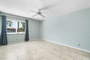 322 Pine Ridge Cir, Greenacres, FL 33463 - Photo 17