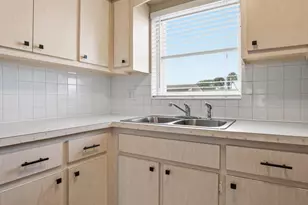 2789 Ashley Dr W, West Palm Beach, FL 33415 - Photo 7
