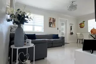 9235 SW 41st St, Miami, FL 33165 - Photo 9