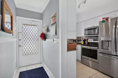 298 SE 6th Avenue #9, Pompano Beach, FL 33060 - Photo 7