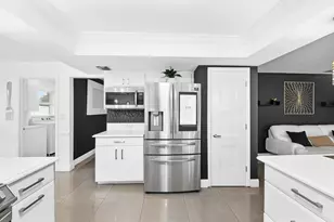 8552 Shadow Wood Blvd, Coral Springs, FL 33071 - Photo 9