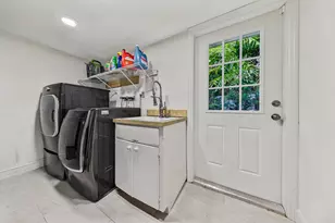 2056 NE 21st Ct, Wilton Manors, FL 33305 - Photo 35