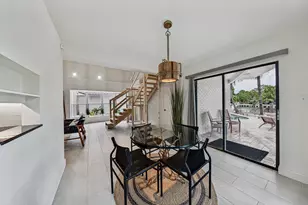 2056 NE 21st Ct, Wilton Manors, FL 33305 - Photo 27
