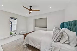 2056 NE 21st Ct, Wilton Manors, FL 33305 - Photo 43