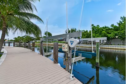 2056 NE 21st Court, Wilton Manors, FL 33305 - Photo 5