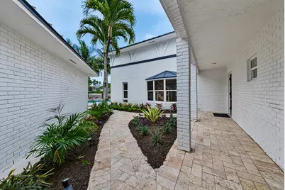 2056 NE 21st Court, Wilton Manors, FL 33305 - Photo 15