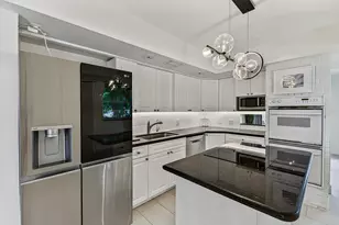 2056 NE 21st Ct, Wilton Manors, FL 33305 - Photo 29