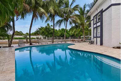 2056 NE 21st Court, Wilton Manors, FL 33305 - Photo 11