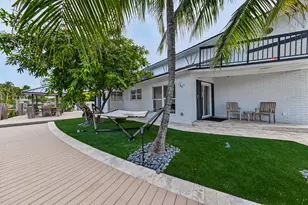2056 NE 21st Ct, Wilton Manors, FL 33305 - Photo 7