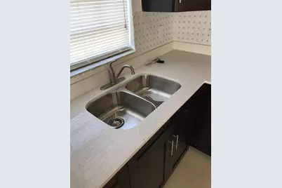 2400 NW 21st Street #3, Fort Lauderdale, FL 33311 - Photo 3