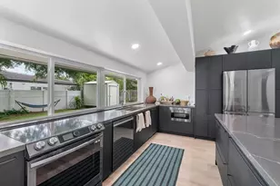 701 SE 5th Ct, Pompano Beach, FL 33060 - Photo 5