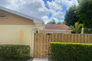 4397 Woodstock Dr, West Palm Beach, FL 33409 - Photo 3