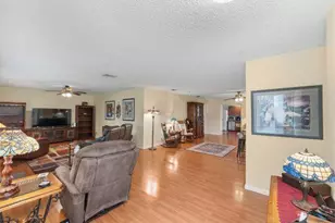 397 La Mancha Ave, Royal Palm Beach, FL 33411 - Photo 9