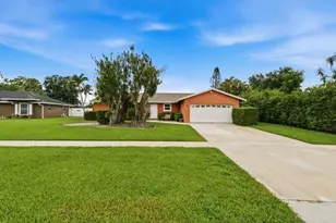 397 La Mancha Ave, Royal Palm Beach, FL 33411 - Photo 3