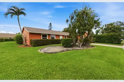 397 La Mancha Avenue, Royal Palm Beach, FL 33411 - Photo 5