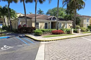 899 W Riverside Dr, Coral Springs, FL 33071 - Photo 11