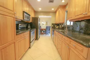 73 Pine Hill Trail W, Jupiter, FL 33469 - Photo 13