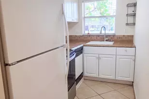 2400 NE 10th St, Pompano Beach, FL 33062 - Photo 3