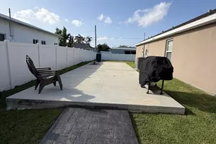 103 SW Oakridge Dr, Port Saint Lucie, FL 34984 - Photo 5