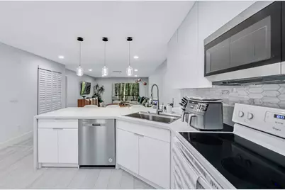 21362 Juego Circle #D, Boca Raton, FL 33433 - Photo 13