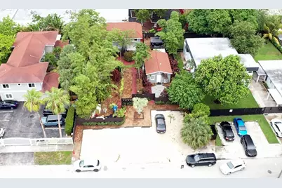 1329 NE 5th Avenue #2, Fort Lauderdale, FL 33304 - Photo 1