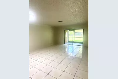 405 Lakeview Drive E, Royal Palm Beach, FL 33411 - Photo 3
