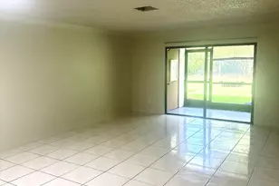 405 Lakeview Dr E, Royal Palm Beach, FL 33411 - Photo 3