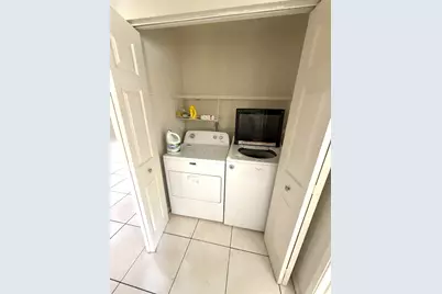 405 Lakeview Drive E, Royal Palm Beach, FL 33411 - Photo 13