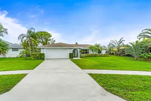 1849 Tulip Ln, Wellington, FL 33414 - Photo 3