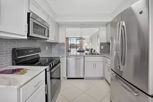 2070 Homewood Blvd, Delray Beach, FL 33445 - Photo 5