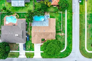 574 Juniper Pl, Wellington, FL 33414 - Photo 3
