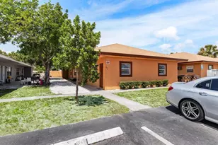 271 SW 1st St, Deerfield Beach, FL 33441 - Photo 1